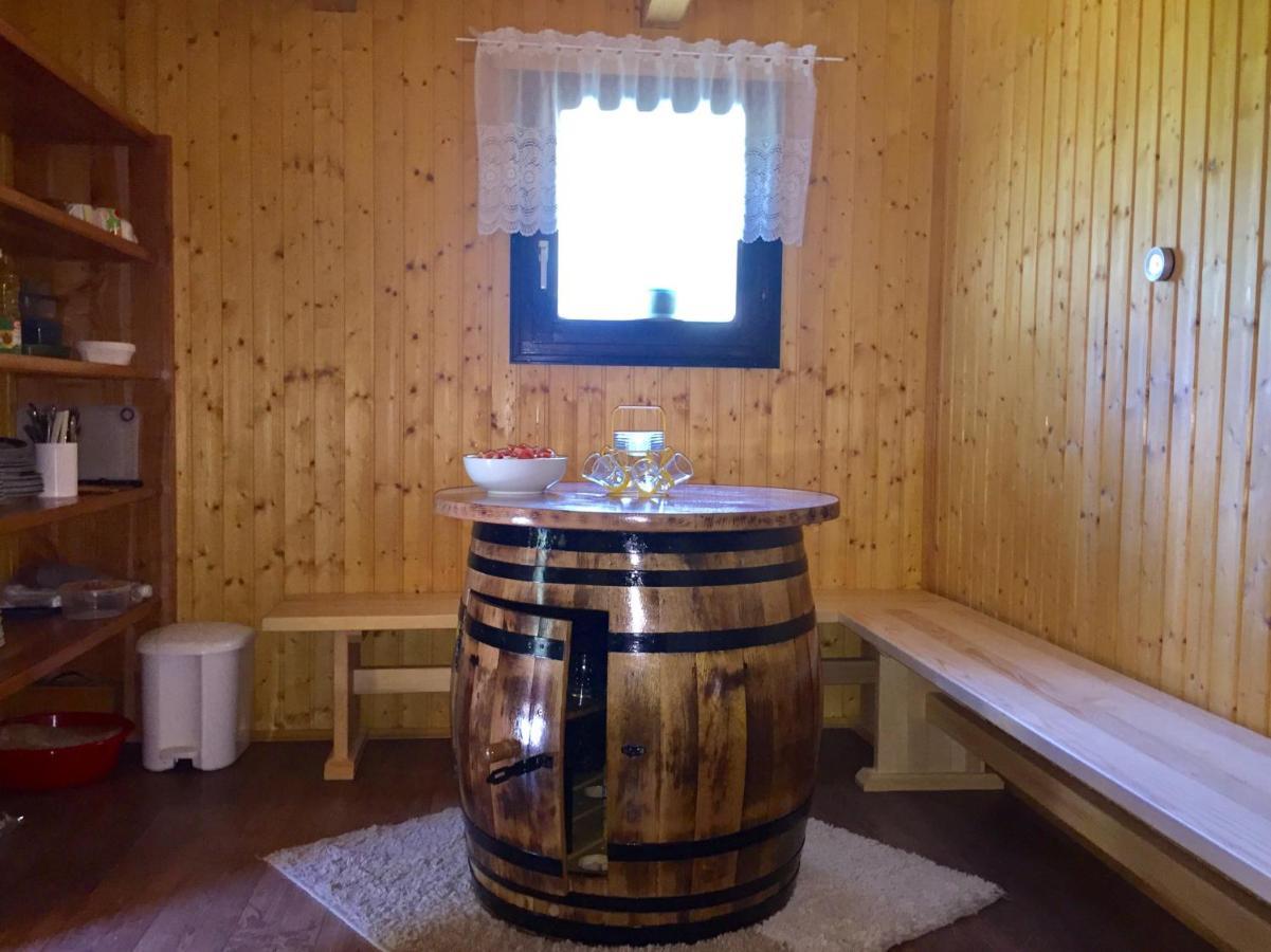 Holiday Home Radocaj Слуни Экстерьер фото