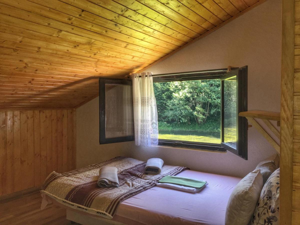 Holiday Home Radocaj Слуни Экстерьер фото
