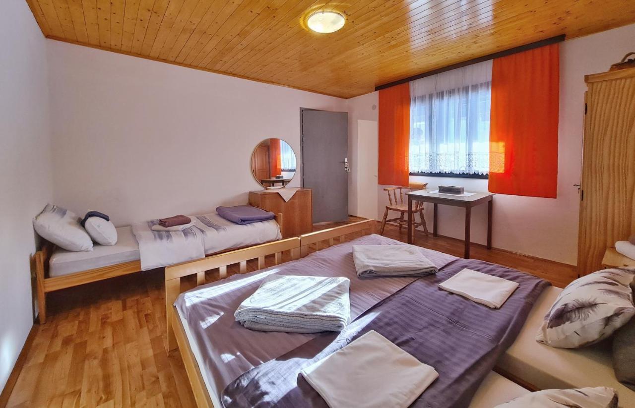 Holiday Home Radocaj Слуни Экстерьер фото