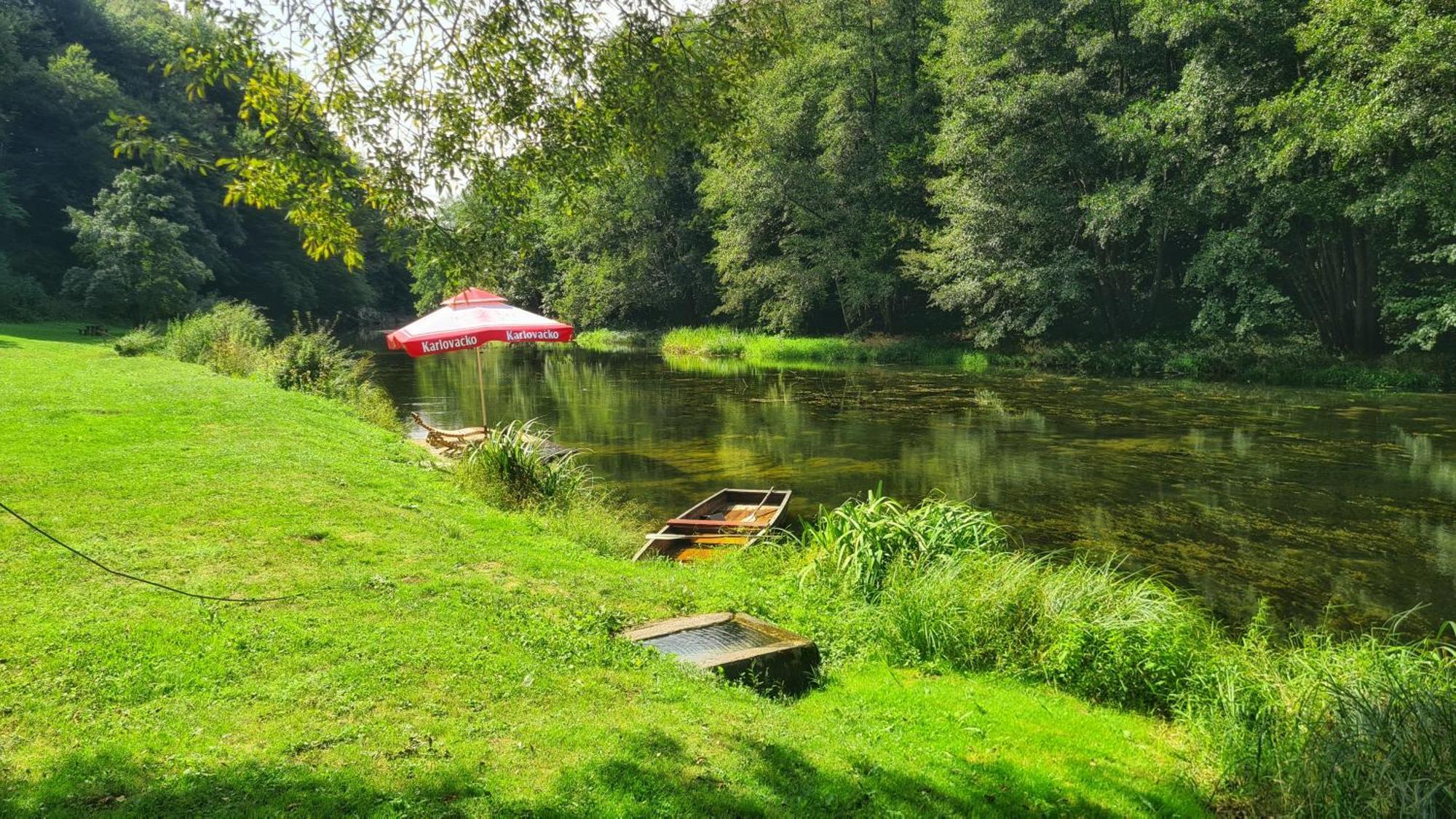 Holiday Home Radocaj Слуни Экстерьер фото