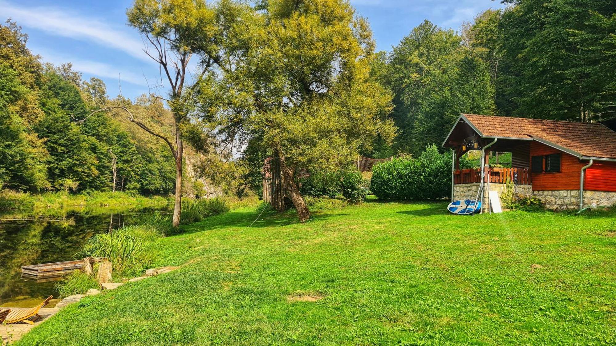 Holiday Home Radocaj Слуни Экстерьер фото
