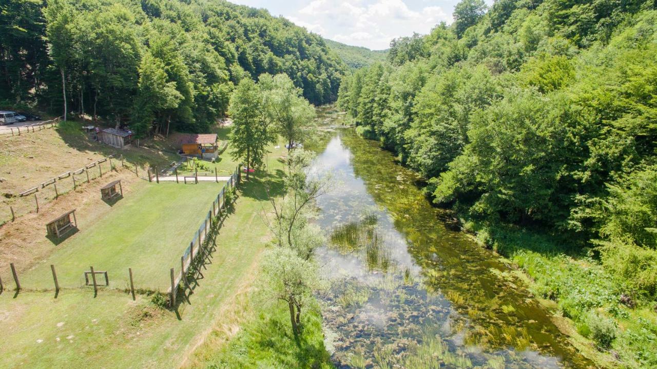 Holiday Home Radocaj Слуни Экстерьер фото