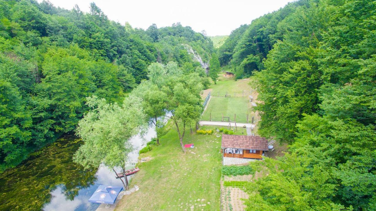 Holiday Home Radocaj Слуни Экстерьер фото