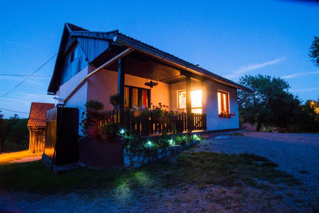 Holiday Home Radocaj Слуни Экстерьер фото